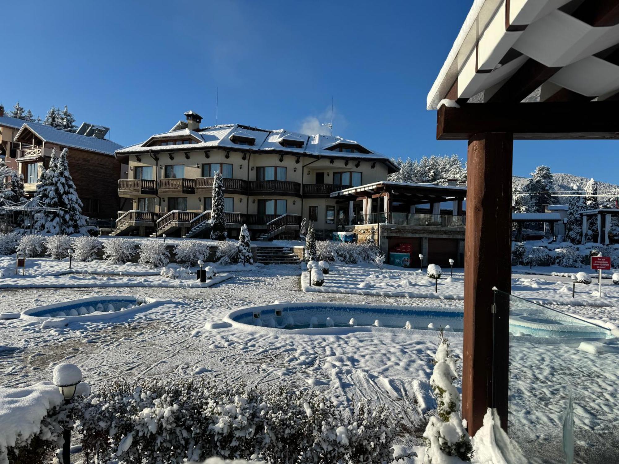 Family Hotel Eterno Цигов-Чарк Экстерьер фото