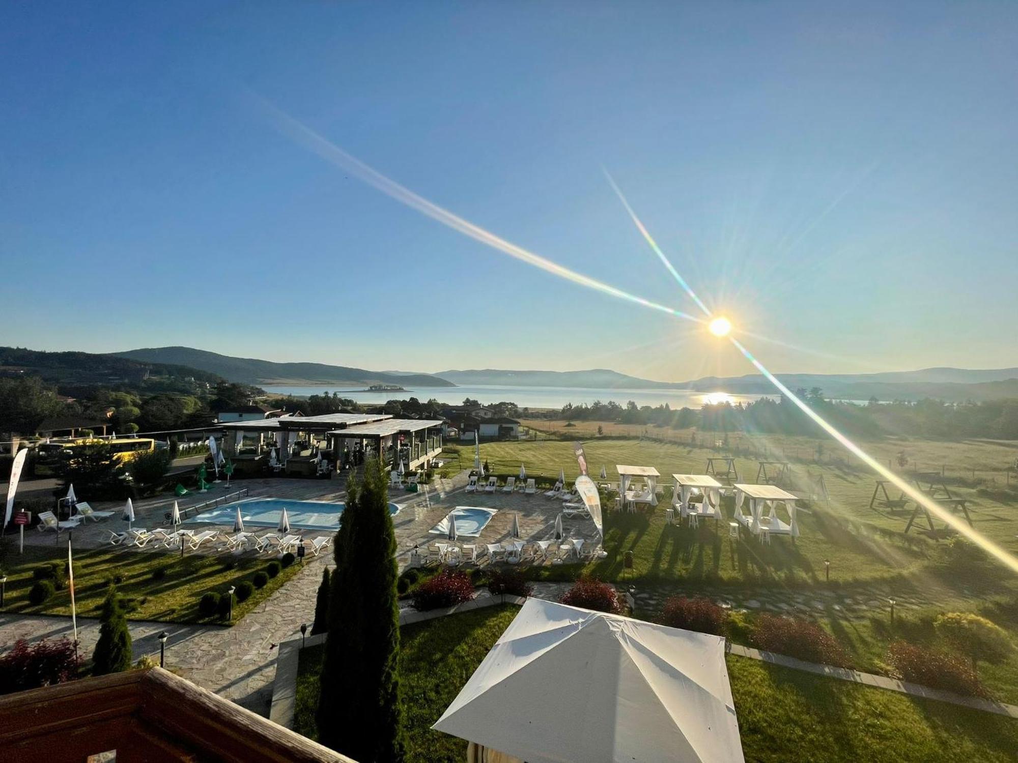Family Hotel Eterno Цигов-Чарк Экстерьер фото