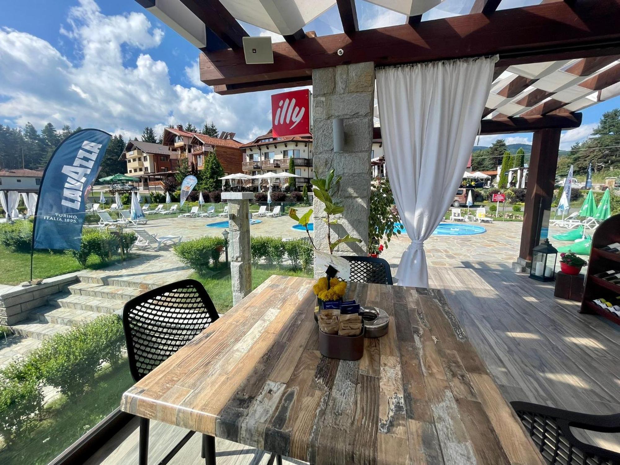 Family Hotel Eterno Цигов-Чарк Экстерьер фото